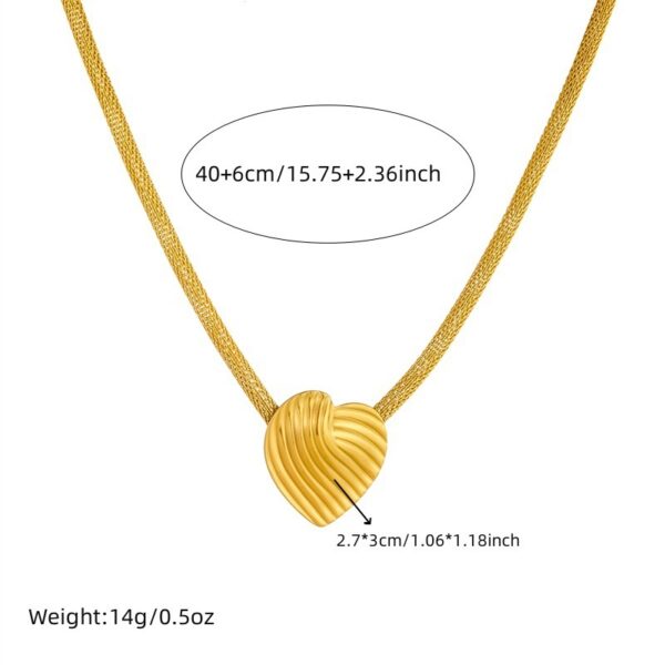 Fashion Vintage Gold-plated Striped Love Mesh Necklace - Image 5